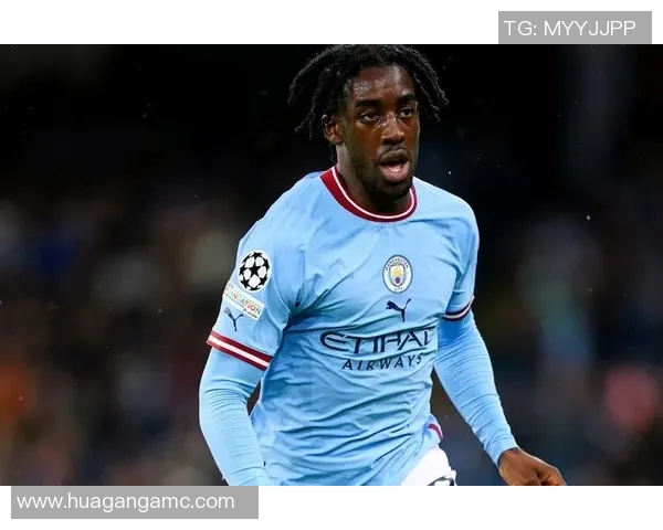 男足球星惊艳舞蹈挑战，展现足球场外不为人知的多才多艺